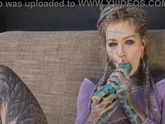 Beso negro, Verga grande, Rubia, Mamada, Estilo perrito, Gotica, Masturbación, Tatuaje