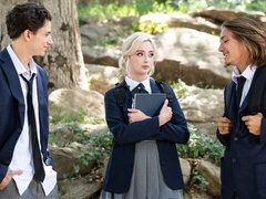 18 ans, Cul, Sucer une bite, En levrette, Seins naturels, Maigrichonne, Adolescente, Nénés