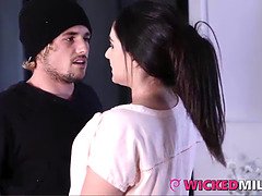 Grote lul, Pijpbeurt, Hardcore, Moeder die ik wil neuken, Geschoren, Stiefmoeder, Tiener, Trio