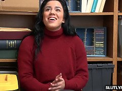 За кулисами, Минет, Брюнетки, Секс без цензуры, Наказание, Киски, Молоденькие, Униформа