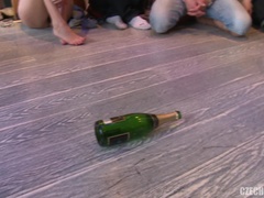 Mooi, Blond, Bruinharig, Tsjechisch, Spel, Likken, Kort haar, Swinger