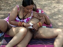 Amateur, Tía, Mamada, Engañando, Pareja, Indio, Besar, Al aire libre