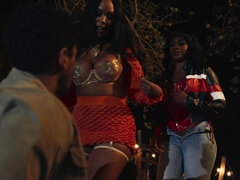 Жопа, Большая жопа, Брюнетки, Секс без цензуры, Джинсы, На природе, Порнозвезда, Киски