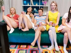 18 ans, Cul, Embrassement, Lesbienne, Léchez, Chatte, Rasée, Dénudage