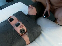 Anal, Bondage domination sadisme masochisme, Brunette brune, Face assise, Femme dominatrice, Humiliation, Lesbienne, Esclave