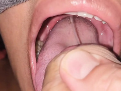 18 ans, Amateur, Extrême, Hd, Pisser, Portugaise, Esclave, Toilettes