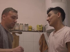 Lamer culo, Garganta profunda, Corridas faciales, Penetracion con dedos, Gay, Pajear, Enorme, Español