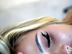 18 años, Amateur, Niñera, Culo grande, Tetas grandes, Rubia, Universidad, Hd