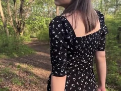 Amateur, Belle grosse femme bgf, Masturbation, Public, Fumer, Solo, Grande, Sous la jupe