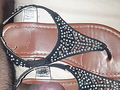 auto mechanic found sandals in customer car and took it home overnight