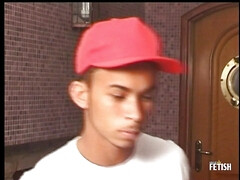 Skinny delivery man gets his ass rammed by muscular gay with big cock