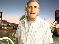 Watch this dude juggle and bounce his meaty shaft after deepthroating a hot chick