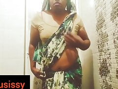 Sexy indian sonu hot play with dildo
