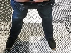 Cumming on the office mirror