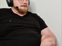 I got naughty whilst gaming! CUM SHOT!