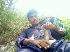Young guy Sultan77worrier shows off his hefty black cock