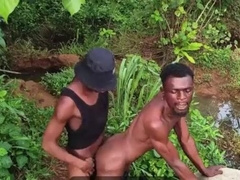 Did you observe how he wore his pant and took race ?