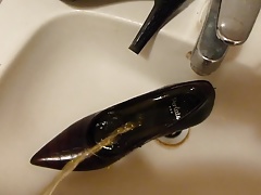 Piss in wifes brown croco high heel