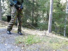 Army Dude push ups