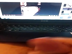 Safado Batendo Punheta vendo os videos da minha Loira