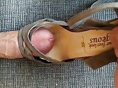 Tight heel fucking and cumming