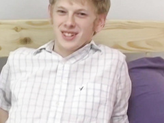 Blond twink Sky Sylvanus plays his prick & jerks off solo