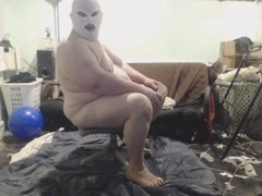 Hump, white, open up