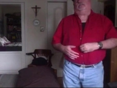 Amateur dad bear undresses and masturbates for his son's pleasure