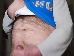 Monday morning as soon as I wake up I masturbate my penis with a great desire to please.