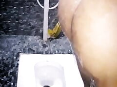 Big indian booty bathing