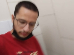 Burger king urinate realifing red-hot boy