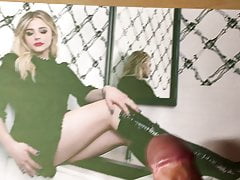 Chloe Moretz Sexy Legs