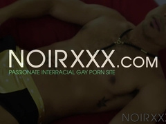 Witness ebony jock Zario Travezz solo masturbating session until cumshot