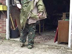 Wanking outside my workshop very risky but exciting