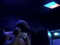 Nackt und blind wichsen im PK Regensburg