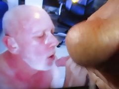 Jerking an cumming to gay porn