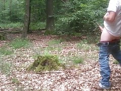 Jerking outdoor with cumshot in the forest 01