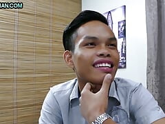 Amateur business DILF fucks Asian skinny twink in office