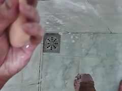 A VERY HORNY MAN CUM IN THE SHOWER