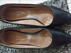 Getting the banker Viviane's shoes