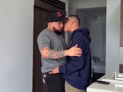 Venezuelan chamo coje a maricon tragon