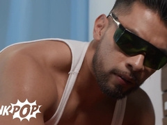 TWINKPOP - Maverick Sun Plumbs Ihan Rodriguez's Slick Anus And Packs It With His Spunk