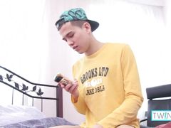 Skinny Brunette Xander H Masturbates And Fingers His Butt!