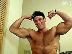 Muscular super-stud Cole Money jerking that big dick
