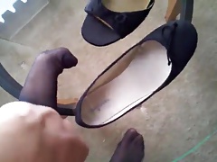 Pantyhose Cum In Girlfriends Shoe Before She Leaves For Work