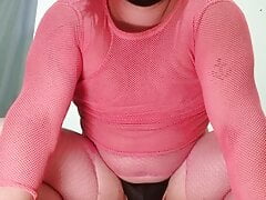 Sisqueen90 auzzie takes huge dildo deep in the ass