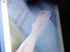 little cumshoot on Caterina Balivo feet