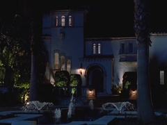 Jessy gets special service from Paddy