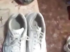 I love to cum on white sneakers