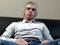 Daniel exposes his young muscular body eager to masturbate on camera